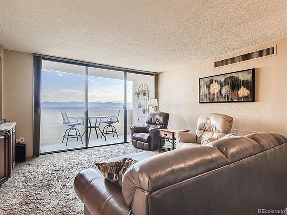 5th image of 1020 15th St APT 30N