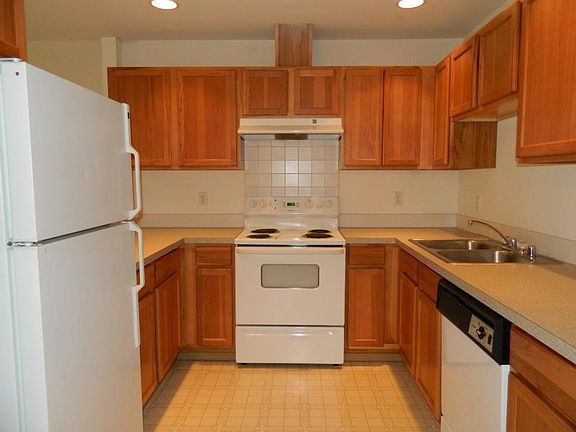 2nd image of 4822 43rd Ln SE