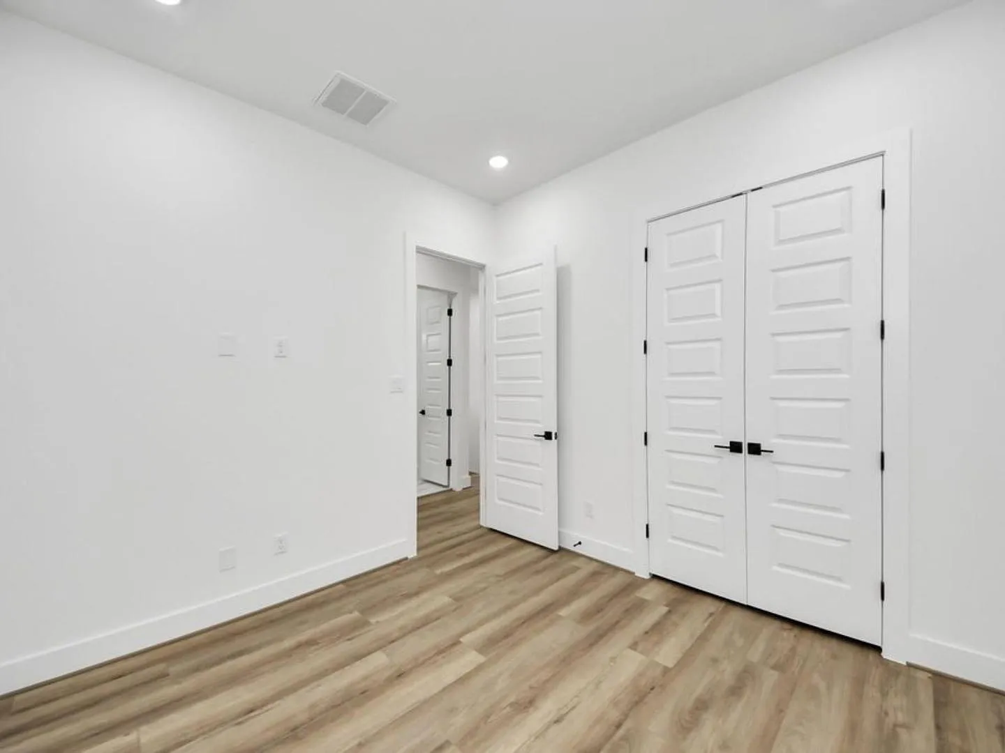 3 bed, 3.0 bath, 1386 sqft, $2,295 — Photo 4