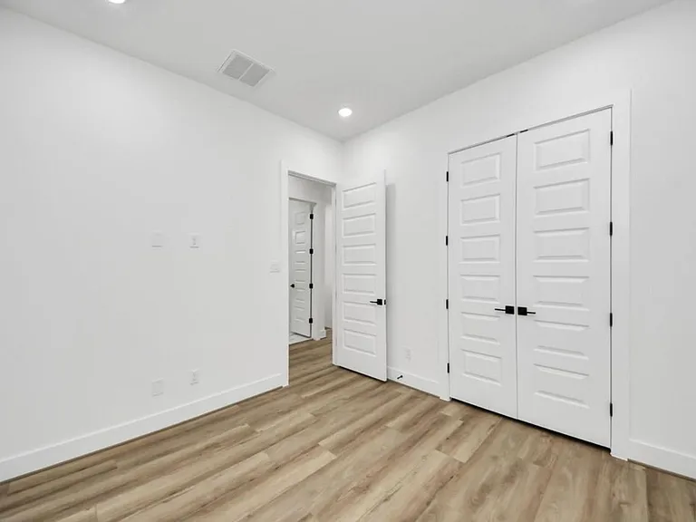 3915 Tuam St #B1 — Photo 4