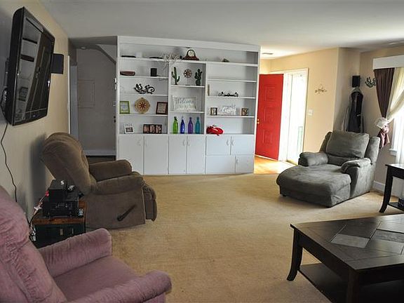 3rd image of 3121 S Greenway Dr
