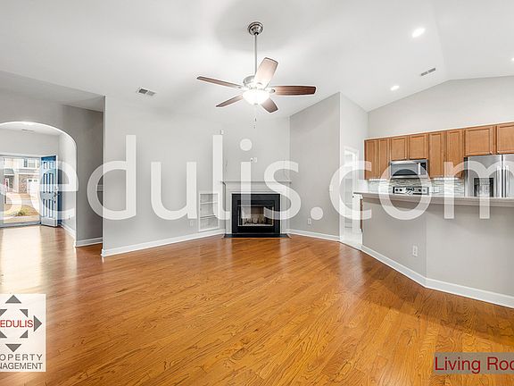 3rd image of 114 Maywood Dr