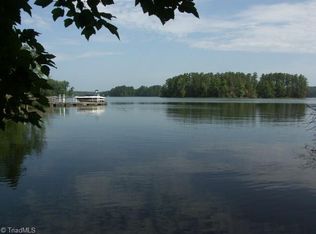 120 Watch Hbr, New London, NC 28127