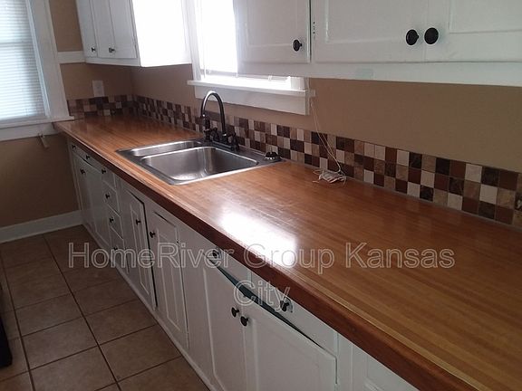 4th image of 8301 E 55th St