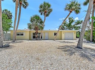 385 Avenida Madera, Sarasota, FL 34242