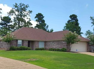 373 Kings Ridge Cir, Brandon, MS 39047