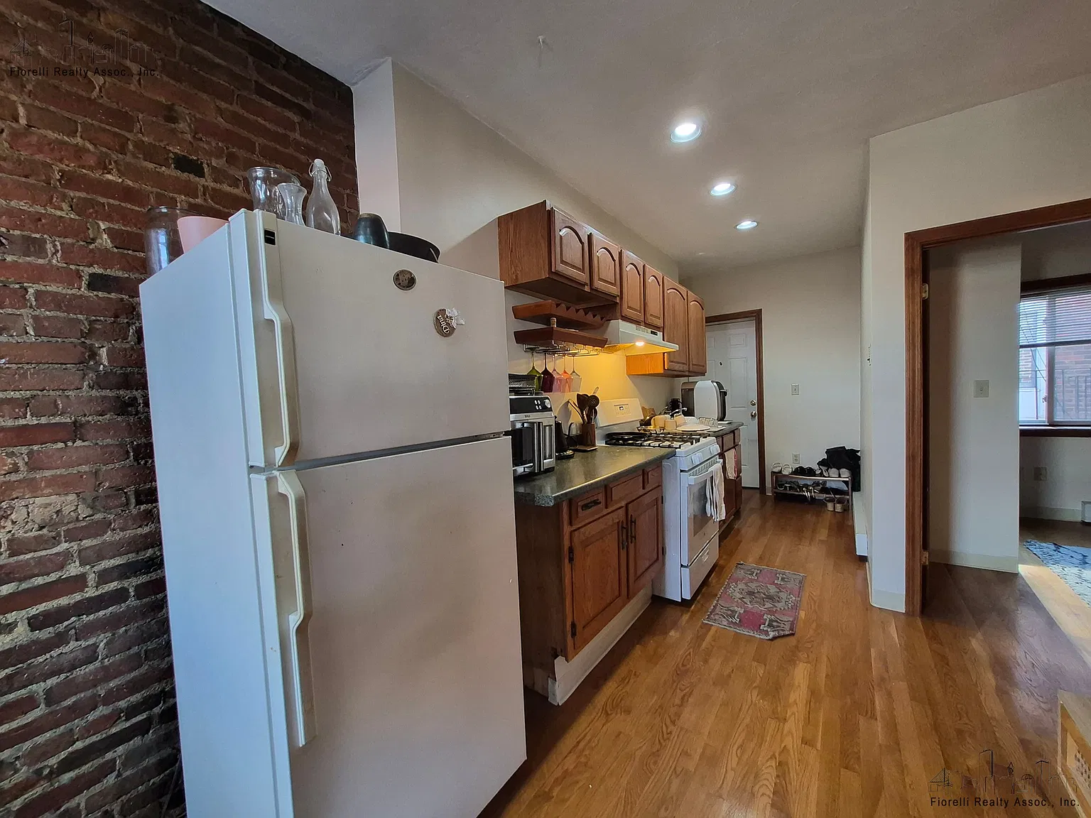 1 bed, 1.0 bath, $2,300 — Photo 4