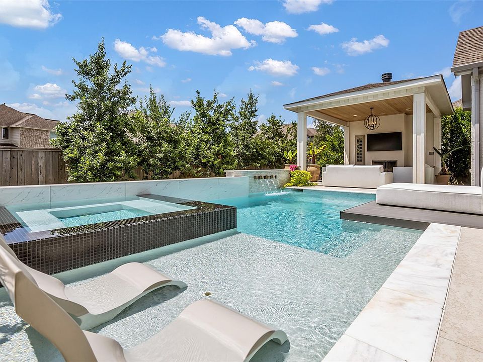 1st image of 18 Botanical Vista Dr