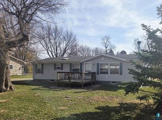 212 S Perry Ave, Colman, SD 57017