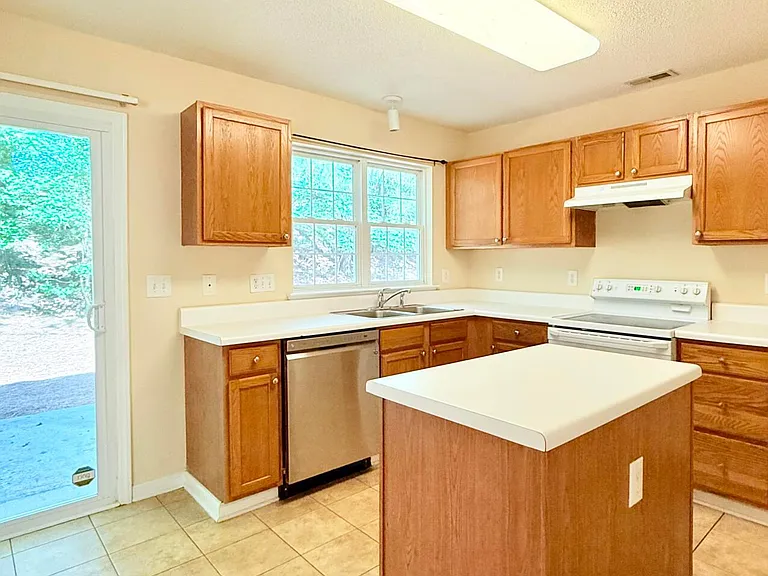 418 Bergen Ave — Photo 7