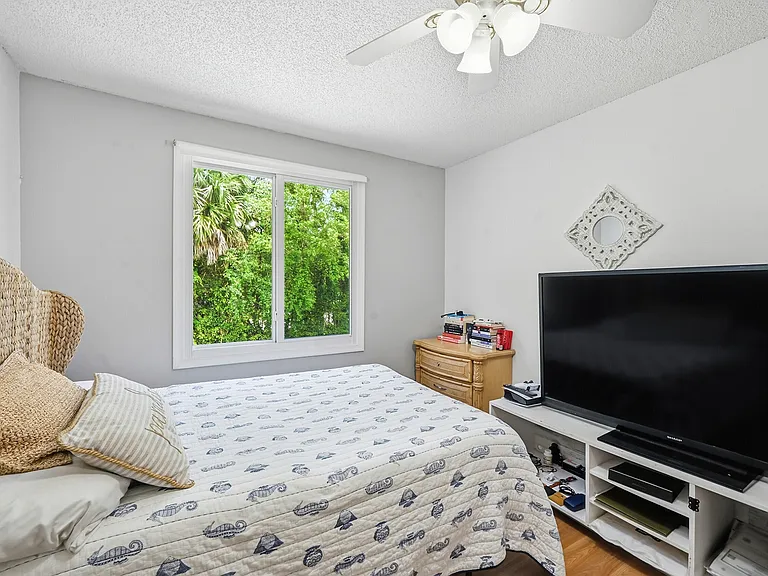15073 Oak Chase Ct — Photo 38