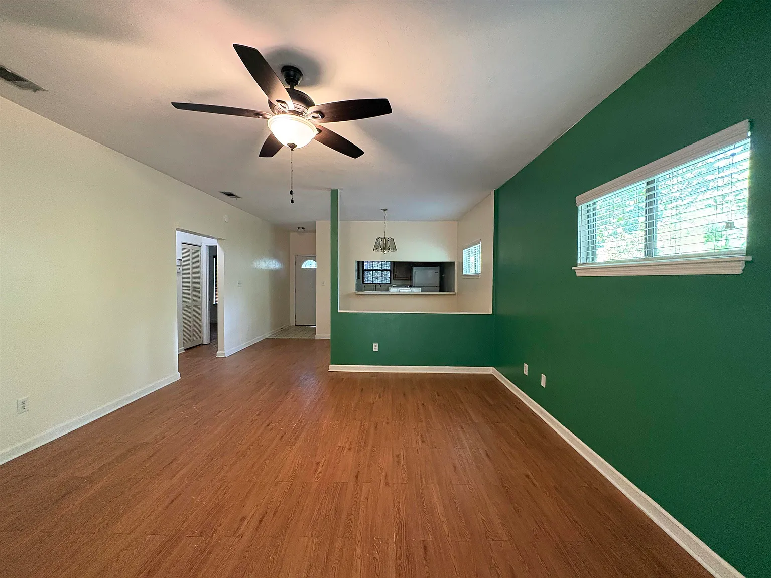 2 bed, 1.5 bath, 980 sqft, $1,550 — Photo 4