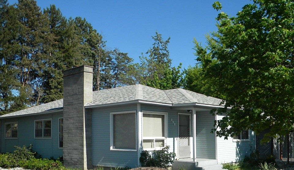 1st image of 392 6th St NE