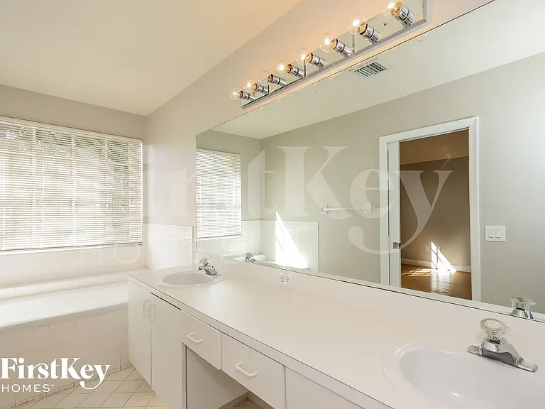 12324 SW 143rd Ln — Photo 11