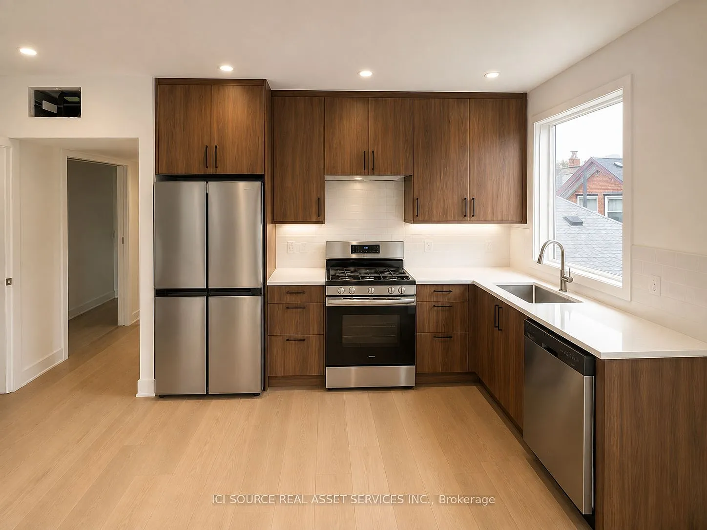 3 bed, $4,600 — Photo 2