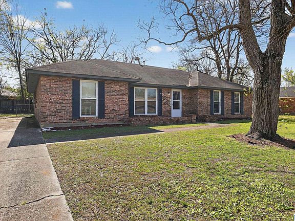 2nd image of 3409 Woodpark Dr