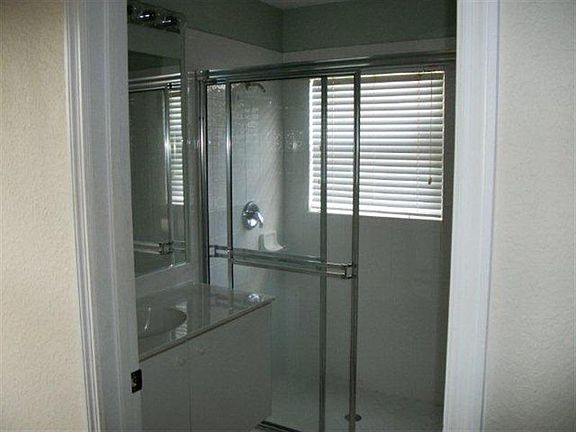 5th image of 137 Cocoplum Ln