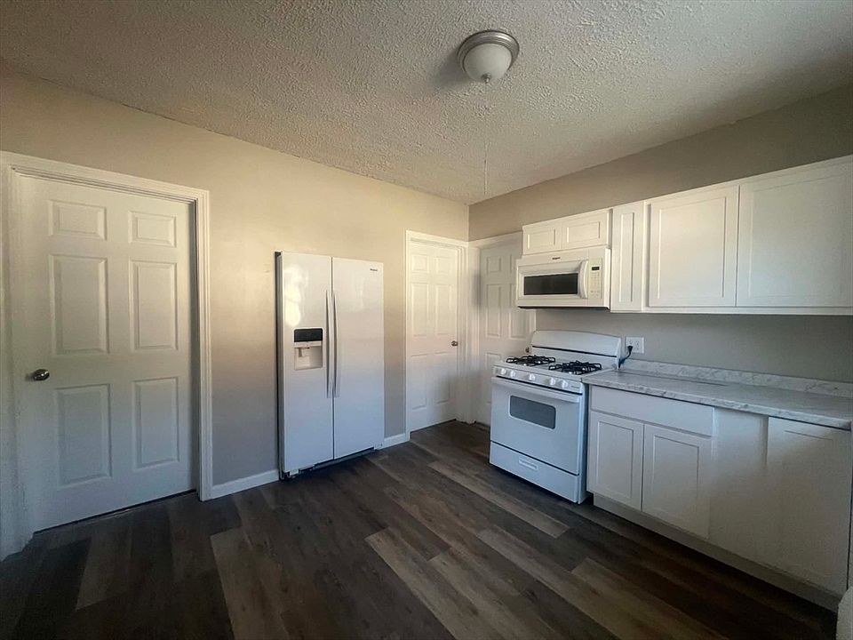2nd image of 1276 Page Blvd