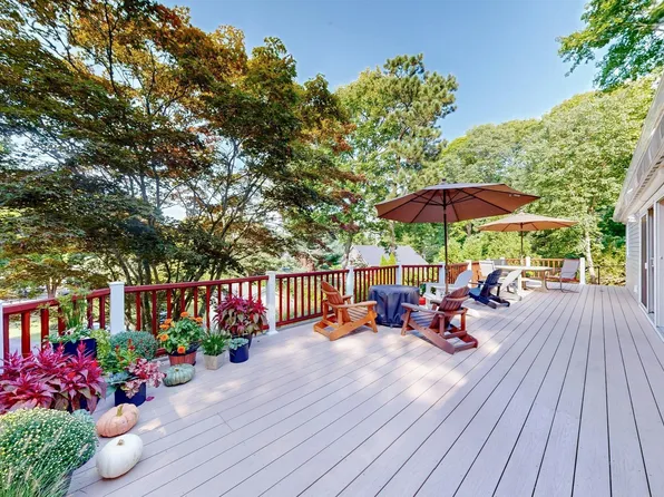 401 Barlows Landing Rd, Pocasset, MA 02559