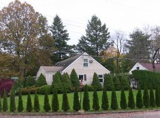 21 Daisy Farms Dr, New Rochelle, NY 10804