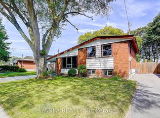 115 Portsdown Rd, Toronto, ON M1P 1V4
