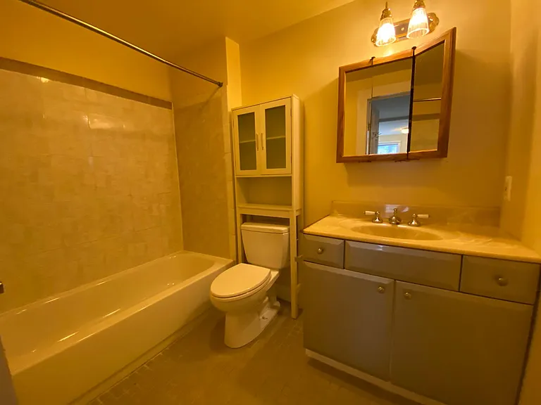 134 12th St NE #2 — Photo 21