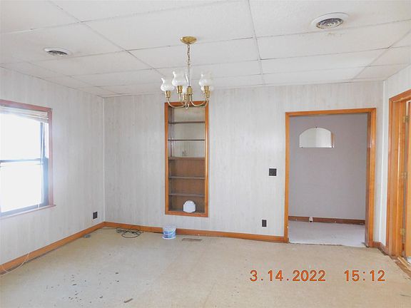 2nd image of 419 E 2nd St