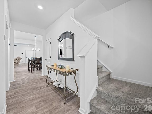 5th image of 677 Candela Ct #121