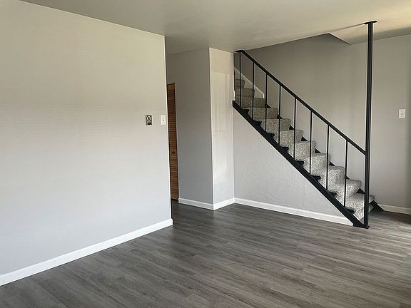 3rd image of 7256 Hazelcrest Dr
