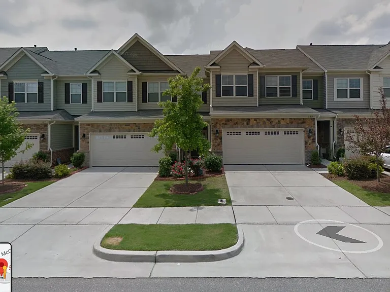 530 Whitworth Ln — Photo 1
