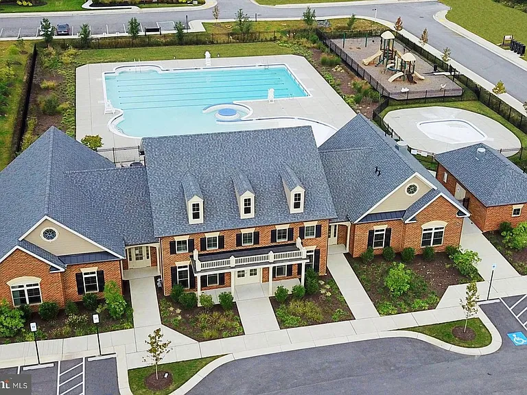 7313 Taylors Hill Ln — Photo 33