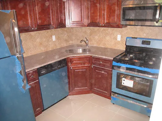 Rented by Alexiou Realty | media 10