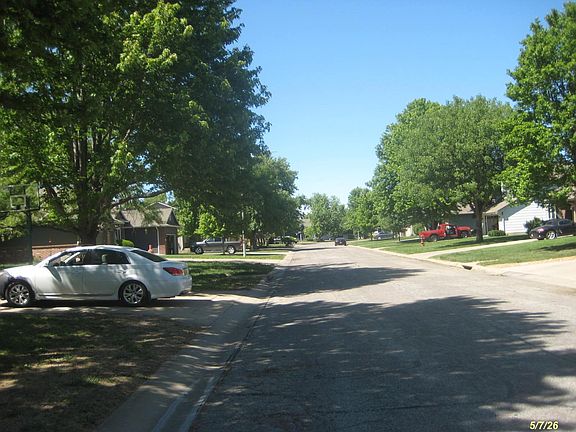 2nd image of 127 S Crosswood Ln