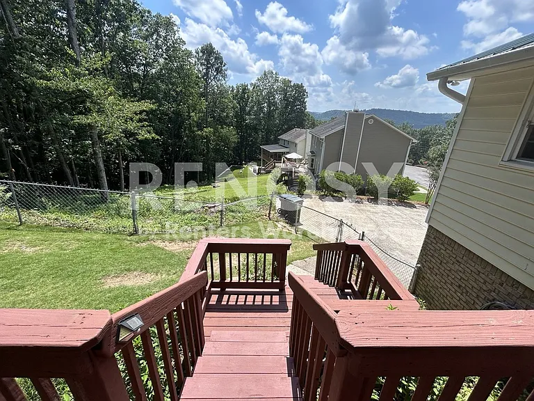 2501 Crestwood Cir — Photo 3