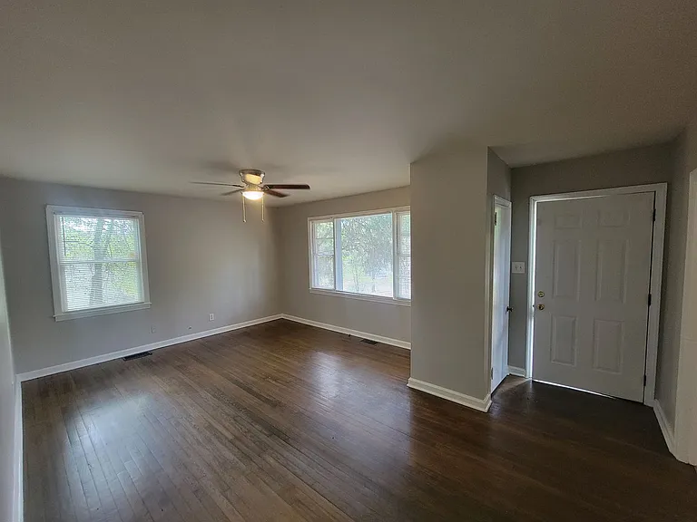 2826 Thomas Ln — Photo 20