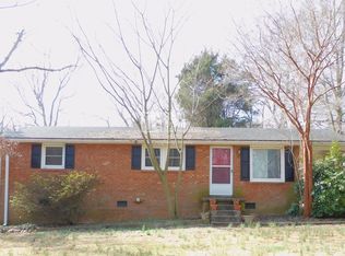 3802 Edgewood Terrace Rd, Greensboro, NC 27406