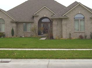 14204 Glenwood Dr, Shelby Township, MI 48315