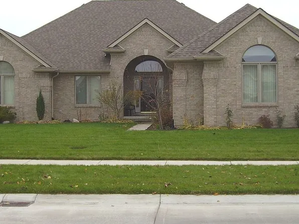 14204 Glenwood Dr, Shelby Township, MI 48315