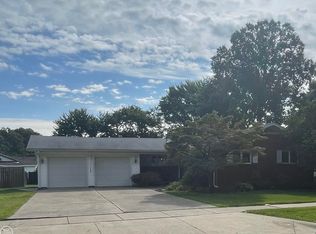 1035 Indiana Ave, Marysville, MI