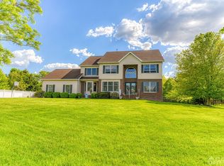 2 Tara Ct, Monroe Township, NJ