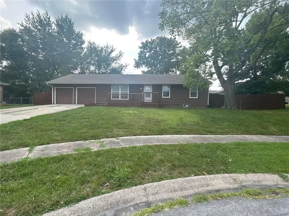13400 Oakland Ave, Grandview, MO 64030