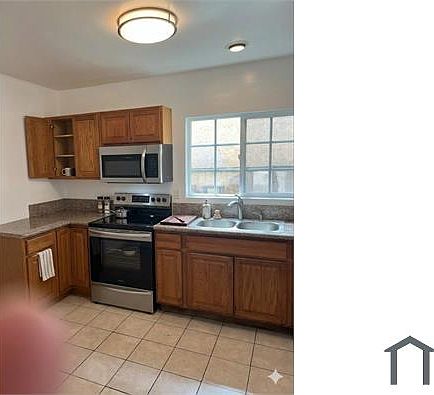 3rd image of 2538 Cudahy St #D
