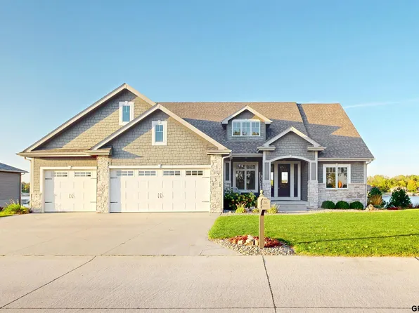 2820 Whitetail Dr, Columbus, NE 68601