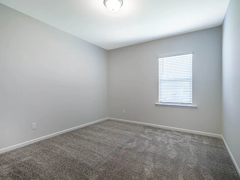 1400 Hollyview Ave — Photo 20