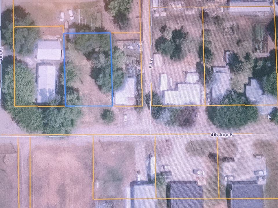 2nd image of 906 4th Ave