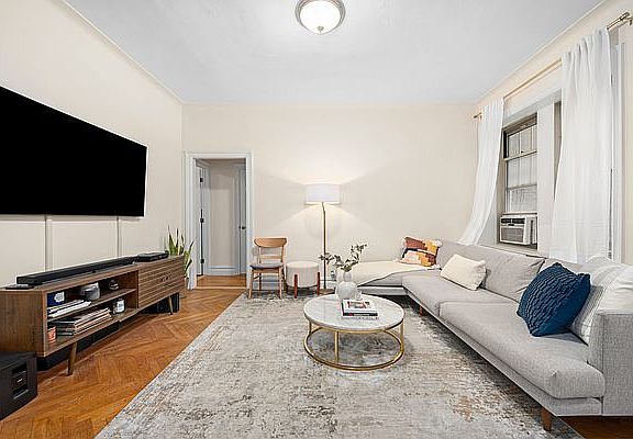 5th image of 99 Joralemon St APT 1A