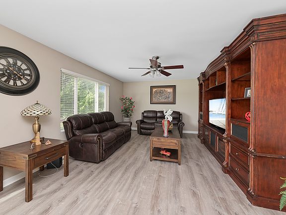 5th image of 3091 Coastal Dr