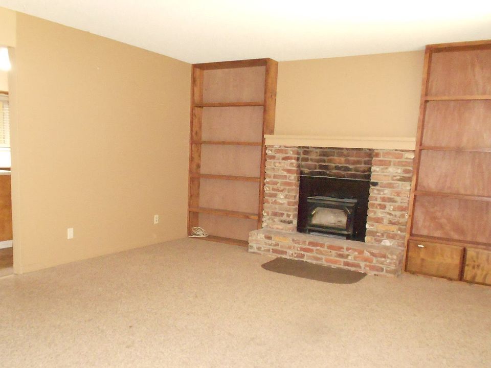 2nd image of 2141 S George Washington Blvd