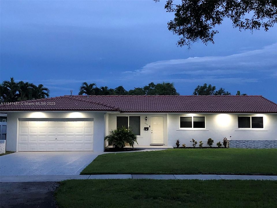 1st image of 13933 Alamanda Ave