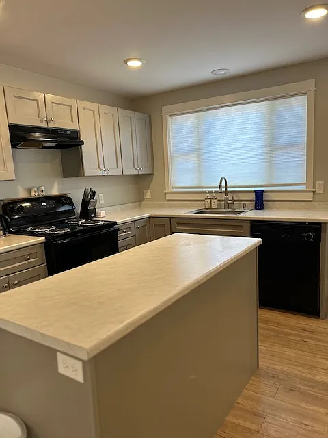 2 bed, 1150 sqft, $2,350 — Photo 2